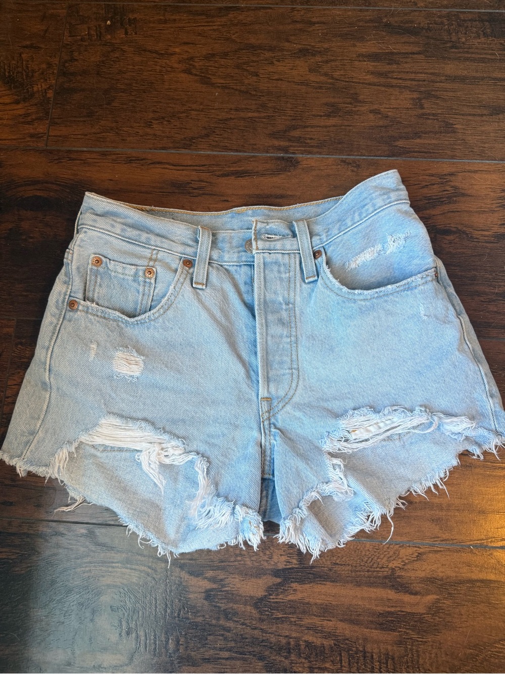 Levi’s 501 shorts size 24